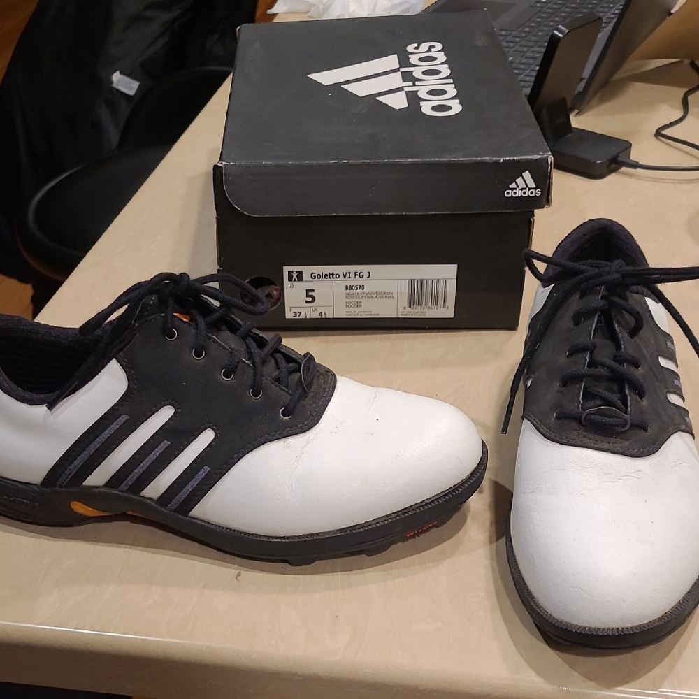 Adidas Goletto Boys Golf Shoes Boys US 5 Women's Size 7. EUC
